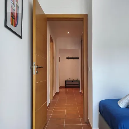 Spacious & Sunny Apartment By Timelystay * Aljezur