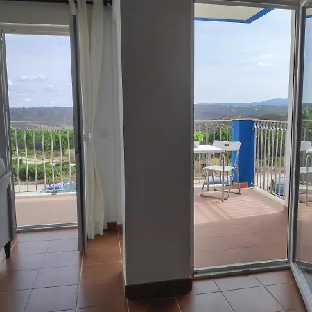 Spacious & Sunny Apartment By Timelystay Apartman *