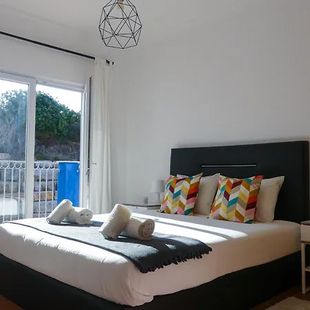 Spacious & Sunny Apartment By Timelystay Apartman