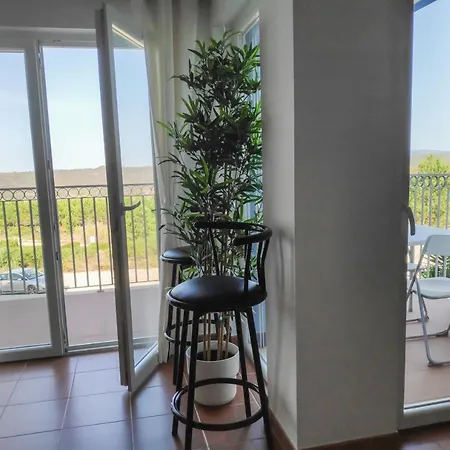 Spacious & Sunny Apartment By Timelystay * Aljezur