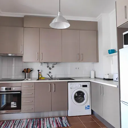 Spacious & Sunny Apartment By Timelystay * Aljezur