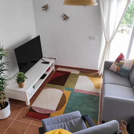 Apartman Spacious & Sunny Apartment By Timelystay