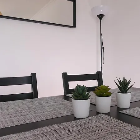 公寓 Spacious & Sunny Apartment By Timelystay *